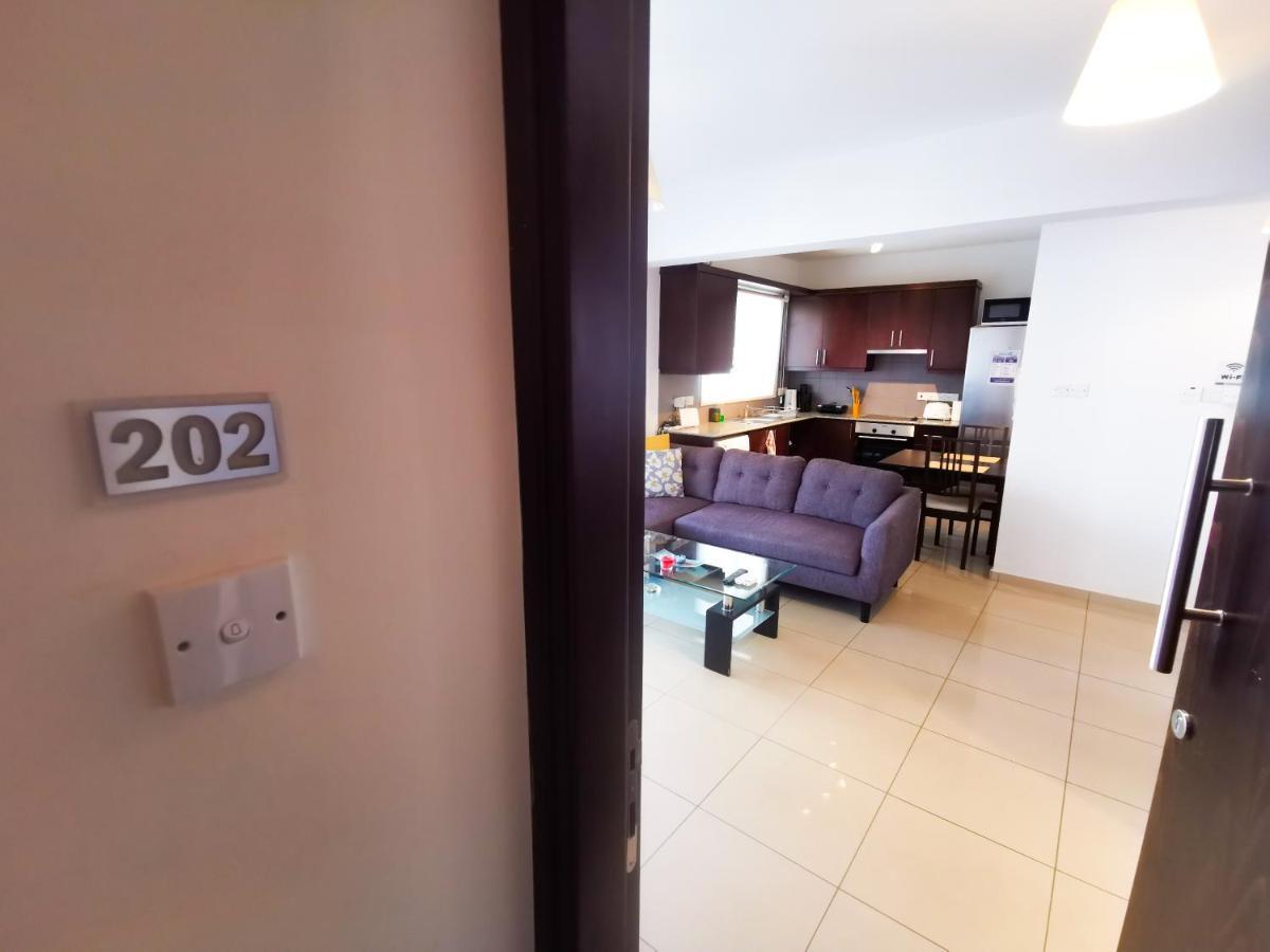 Promenade Breeze City Apartment Larnaca Eksteriør billede